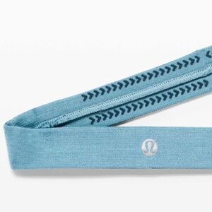 Lululemon Cardio Cross Trainer Headband - Color: Night Diver / Aqua Smoke